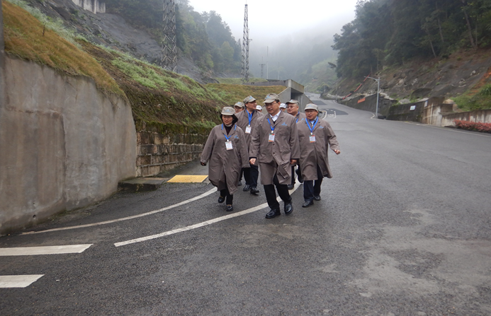 涂兴永带队开展燃气、民爆安全生产检查